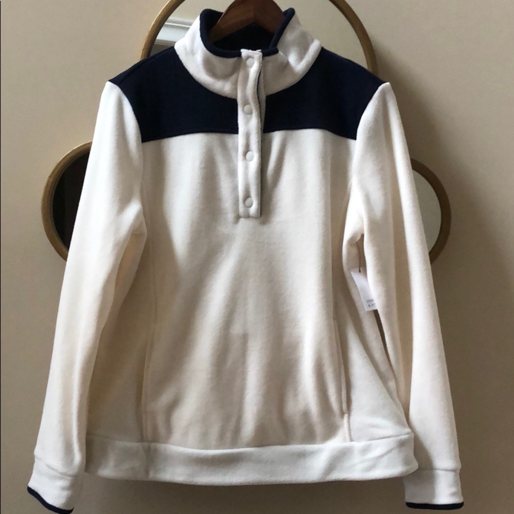 Crown and Ivy Pullover